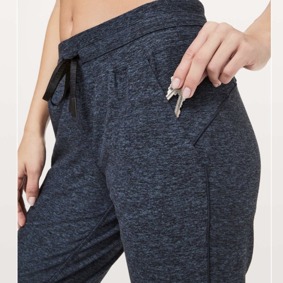 Lululemon Ready To Rulu Pant *Updated 29" Heathered True Navy / Black - Picture 3 of 11